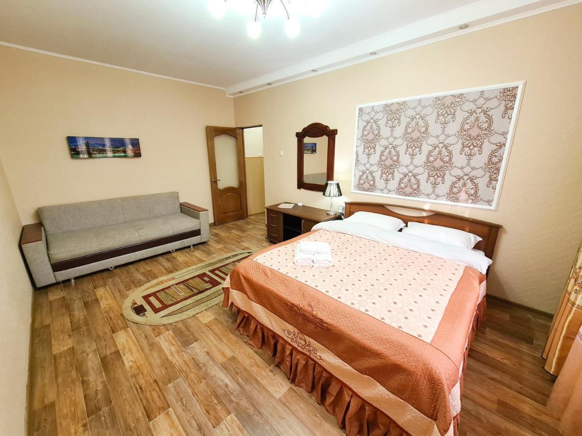 Апартаменты На Улице Розыбакиева, 103 Almaty Exterior photo